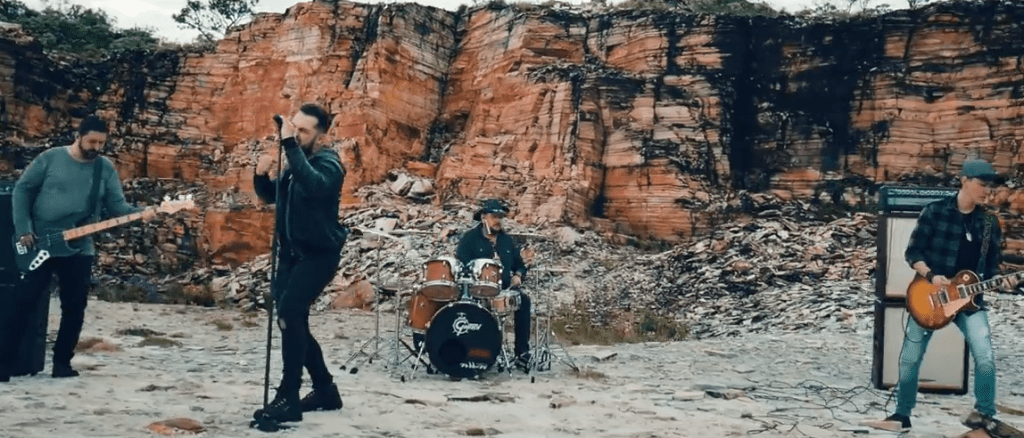 Rosa de Saron – Novo Vocalista e ‘A&nbsp;Fênix’