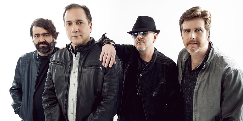 Biquini Cavadão Canta Herbert