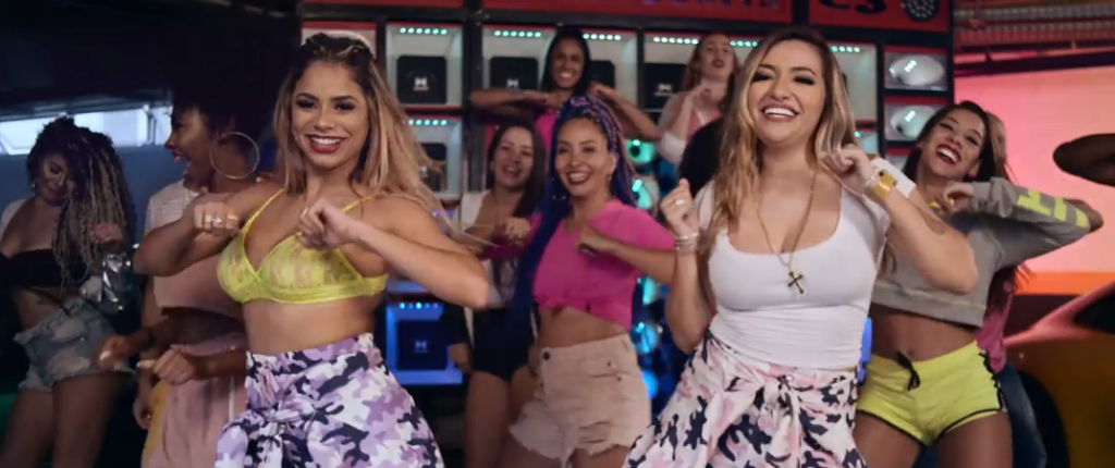 Na Frente Do&nbsp;Paredão