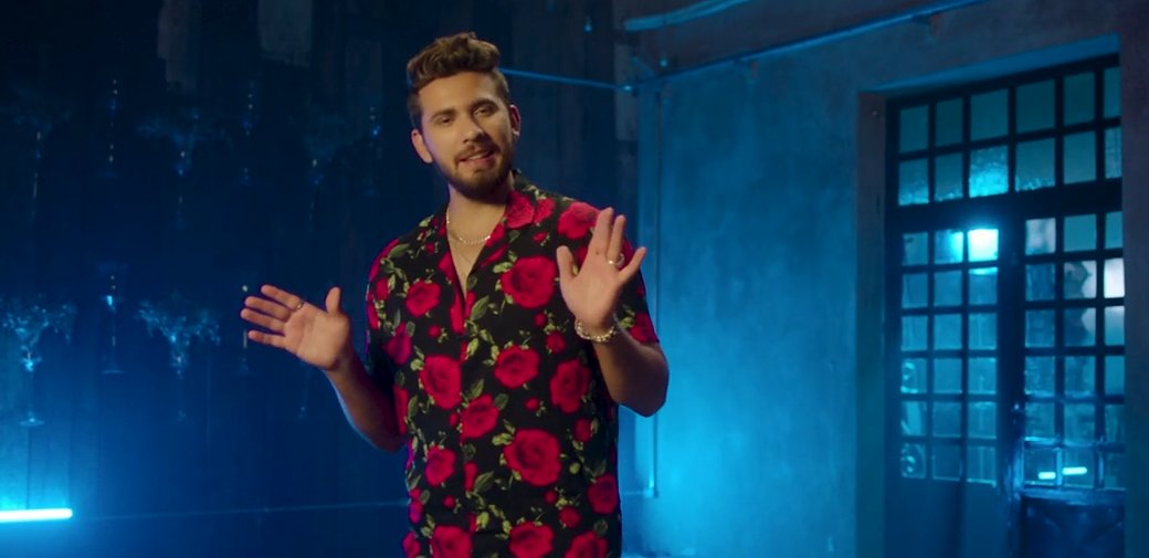 Sucesso e Estreia Nas Rádios