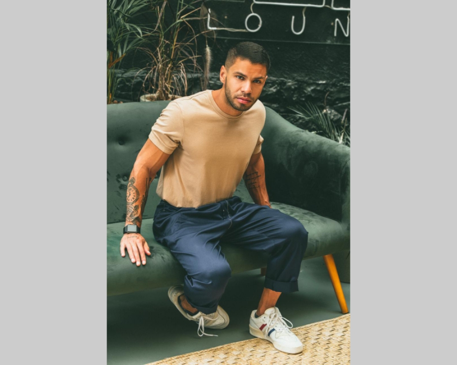 Kaique Oliveira Veste Cláudia Leitte