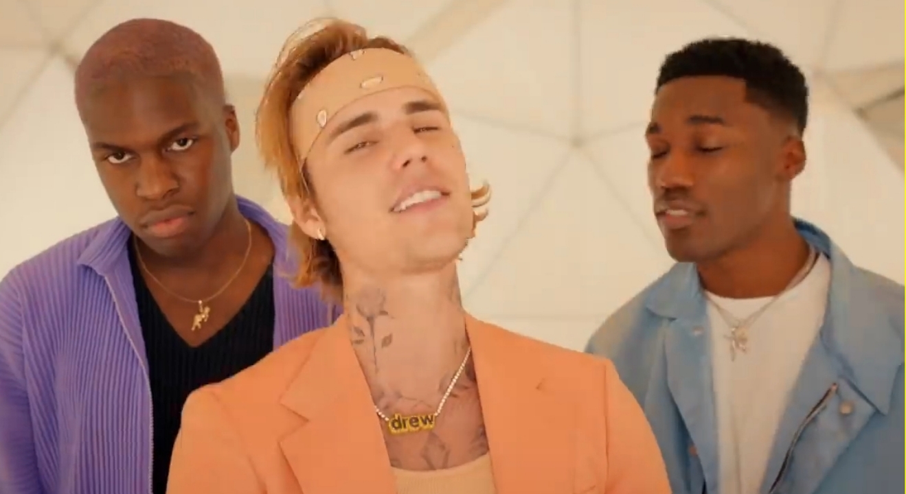 “Peaches” e Álbum Novo