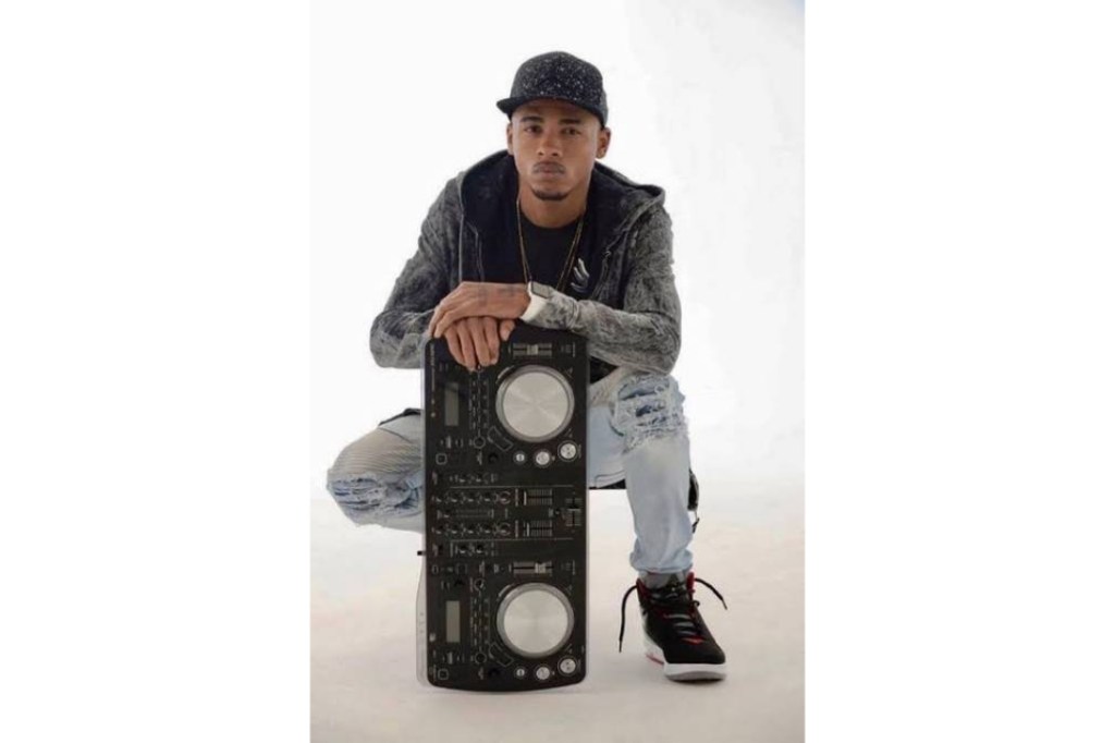 Hitzada e Sony&nbsp;Music