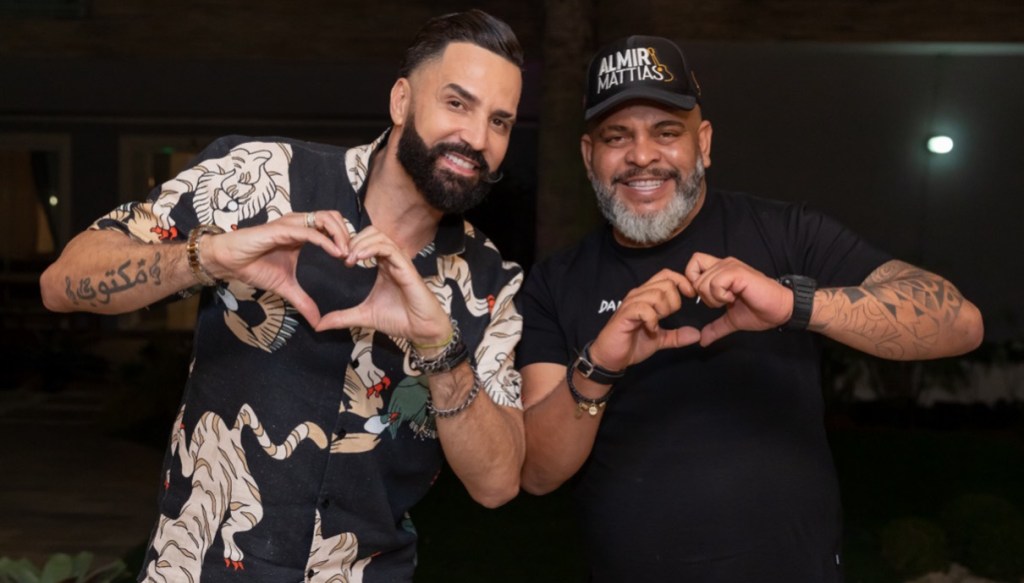 Almir Mattias feat&nbsp;Latino