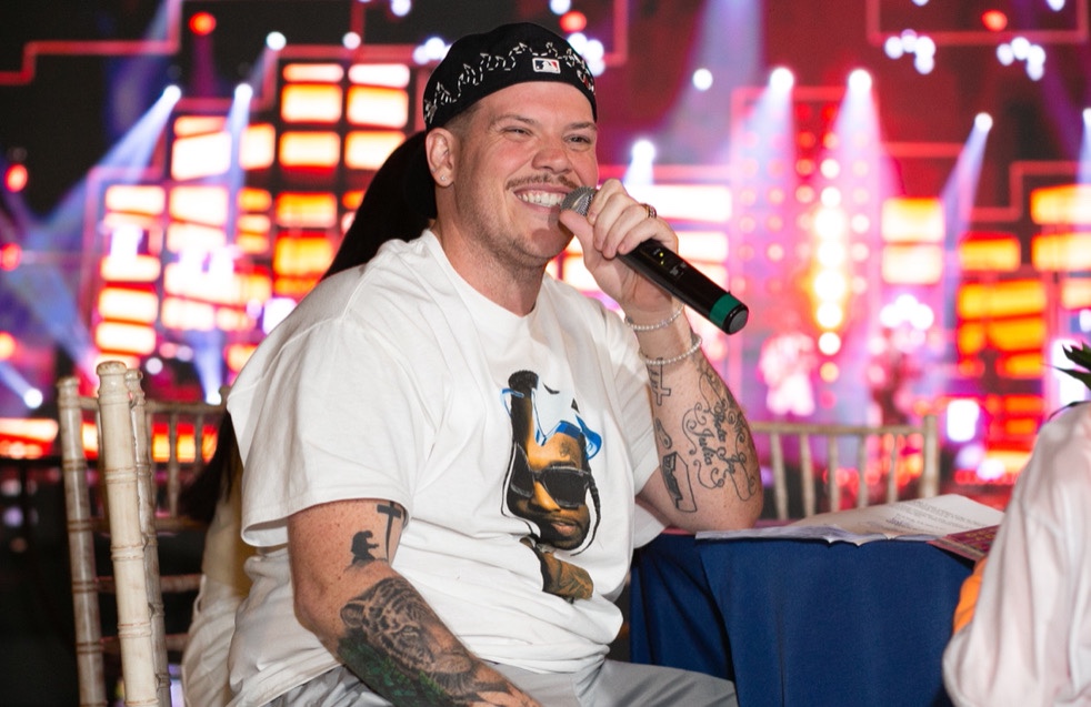 Renovação com Warner&nbsp;Music