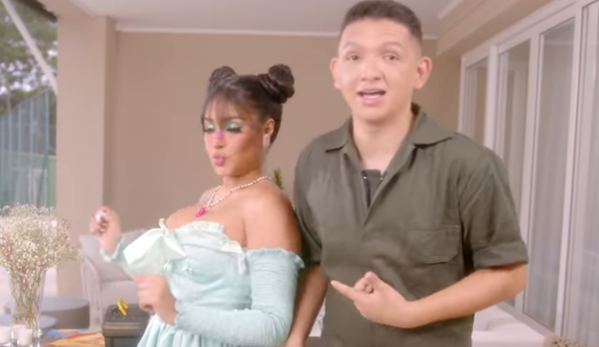 Soca, Bate, Kika