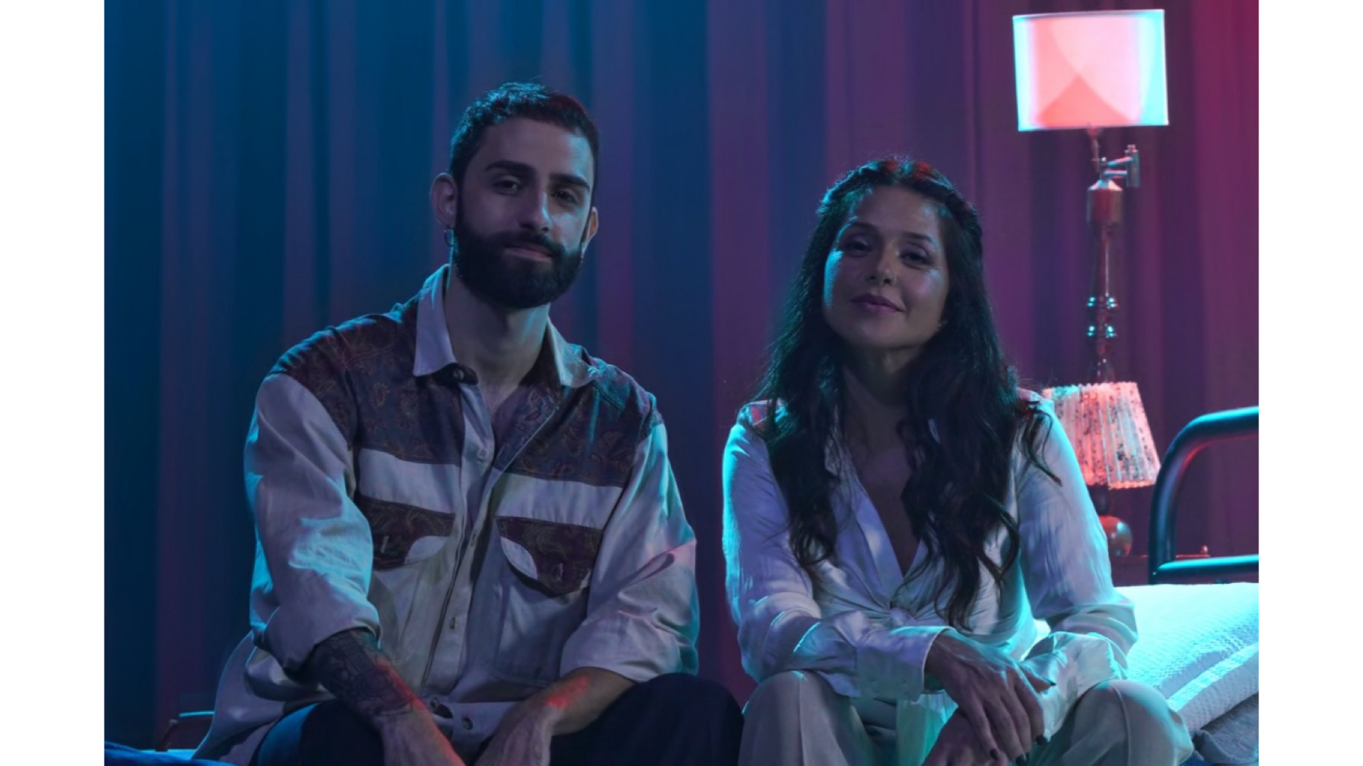 Priscila Sol Em Clipe De Caramico