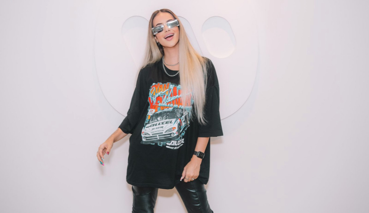 Lais Bianchessi – Warner Music