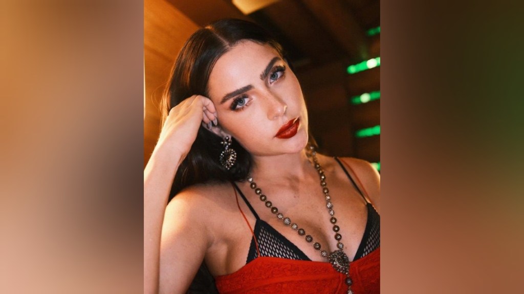 Jade Picon – All&nbsp;Red