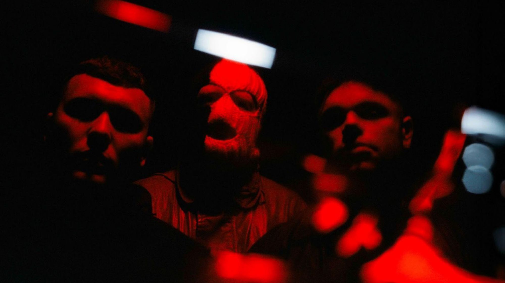 “Fenian”, Vem Aí!