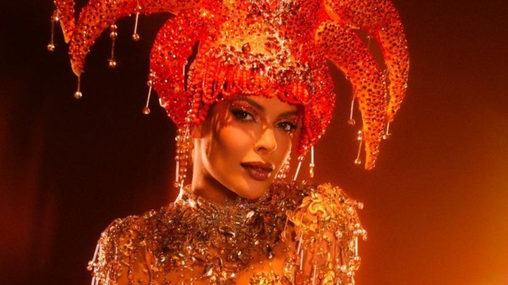 Jaquelline Desfila Luxo