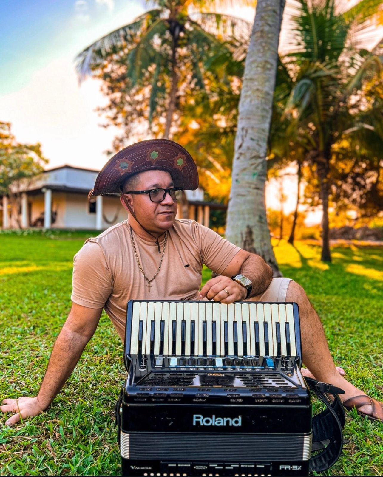 Dudu Francis lança série familiar de forró com participação de Adelmário Coelho